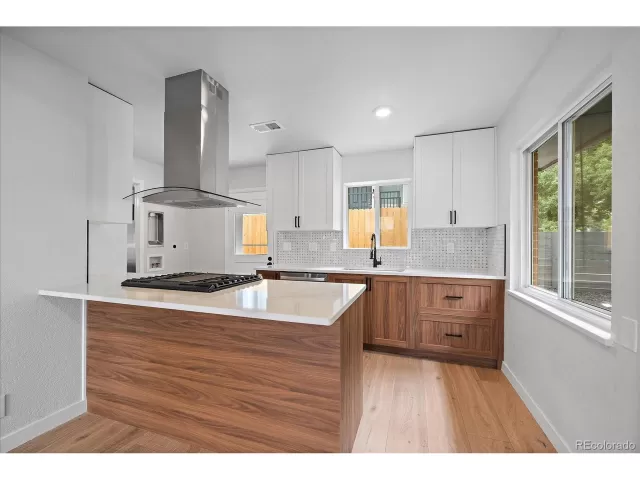 MLS: 4531976 Condo For Sale