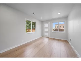 Photo #4: 4531976 Listing