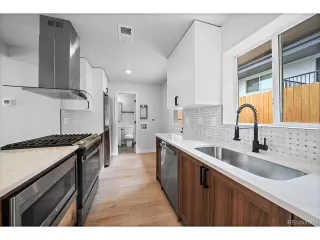 Photo #6: 4531976 Listing