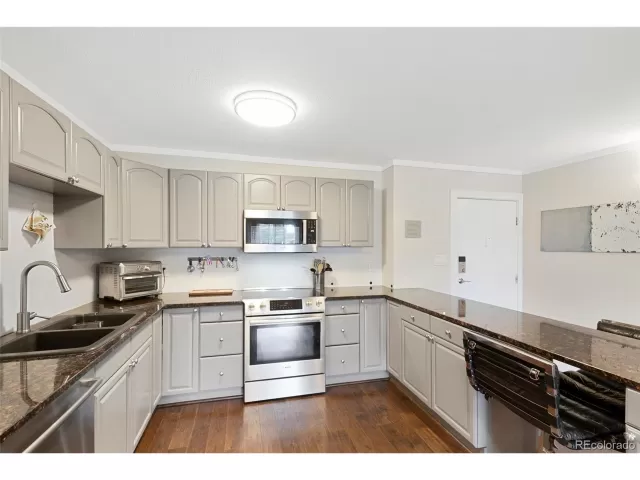 MLS: 4531981 Condo For Sale