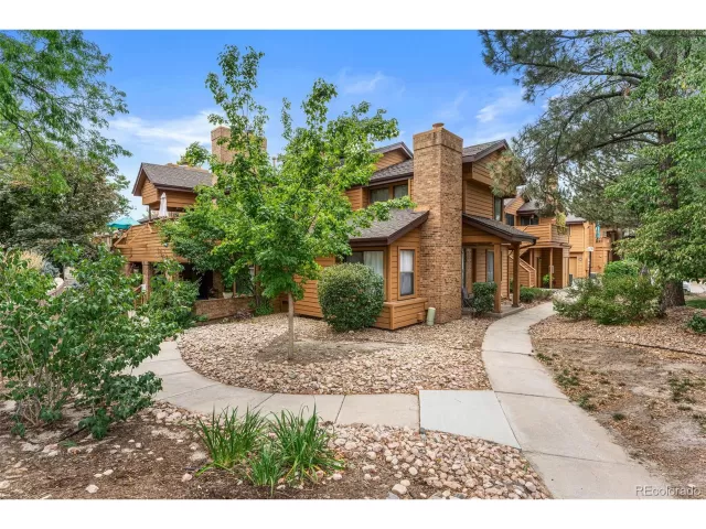 MLS: 4534066 Condo For Sale