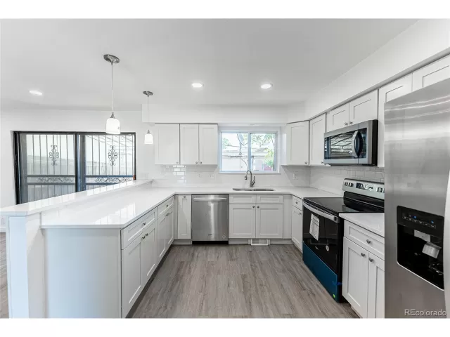 MLS: 4534346 Condo For Sale