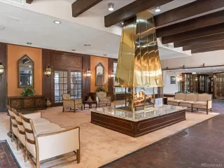 Photo #2: 4536580 Listing