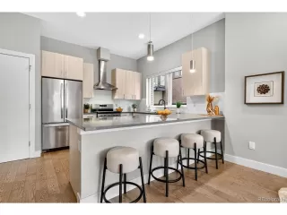 Photo #5: 4539744 Listing 