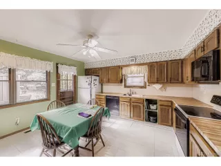 Photo #6: 4541609 Listing 