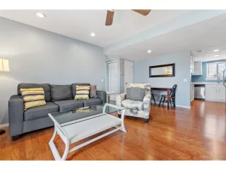 Photo #5: 4541851 Listing 