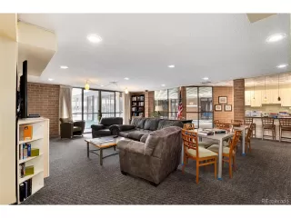Photo #6: 4544066 Listing