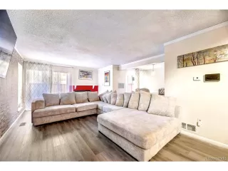 Photo #3: 4547092 Listing