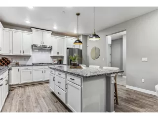 Photo #6: 4547684 Listing