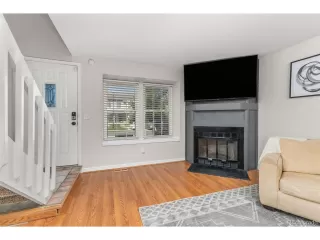 Photo #3: 4547880 Listing