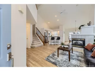 Photo #5: 4548092 Listing