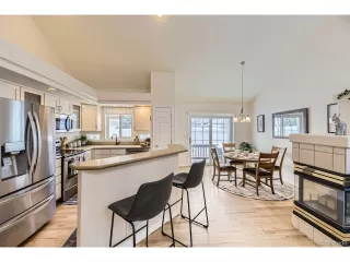 Photo #6: 4548092 Listing