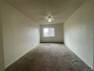 Photo #5: 4548651 Listing