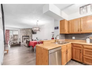 Photo #5: 4548738 Listing