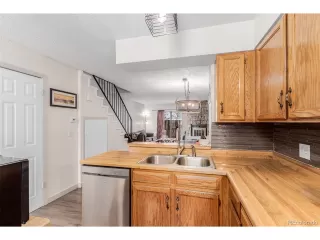 Photo #6: 4548738 Listing