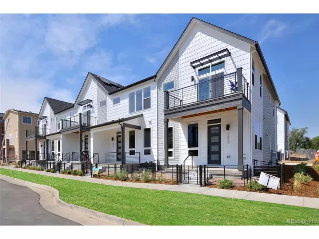 MLS: 4549316 Condo For Sale