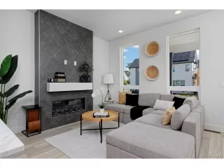 Photo #4: 4549316 Listing