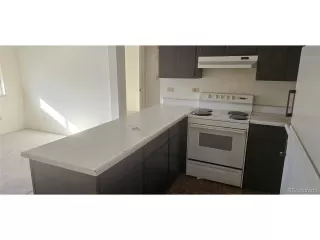 Photo #6: 4549974 Listing