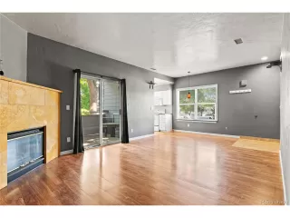 Photo #4: 4551396 Listing