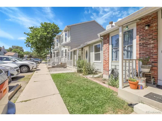 MLS: 4551464 Condo For Sale