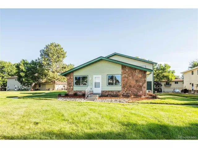 MLS: 4551651 Condo For Sale