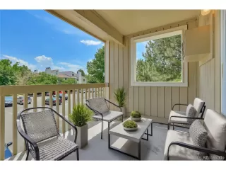 Photo #5: 4552166 Listing