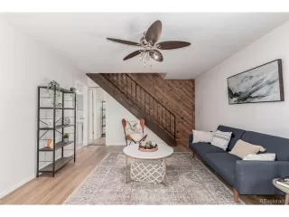 Photo #4: 4552375 Listing