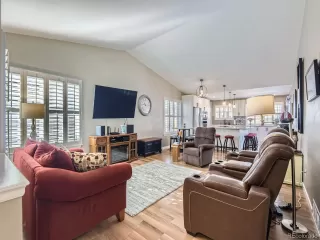 Photo #6: 4554882 Listing 