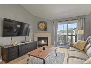 Photo #2: 4555674 Listing 