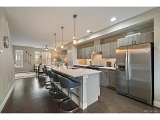 Photo #3: 4559680 Listing