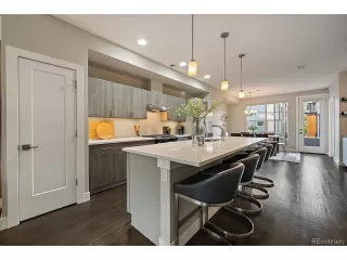 Photo #4: 4559680 Listing