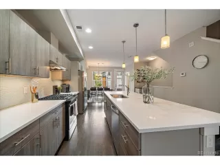 Photo #5: 4559680 Listing