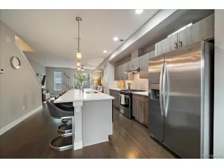 Photo #6: 4559680 Listing