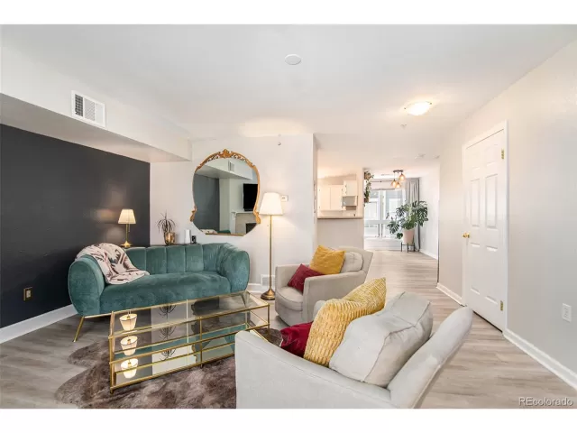 MLS: 4560633 Condo For Sale