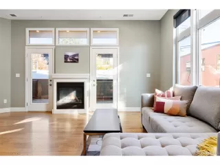 Photo #2: 4561156 Listing 