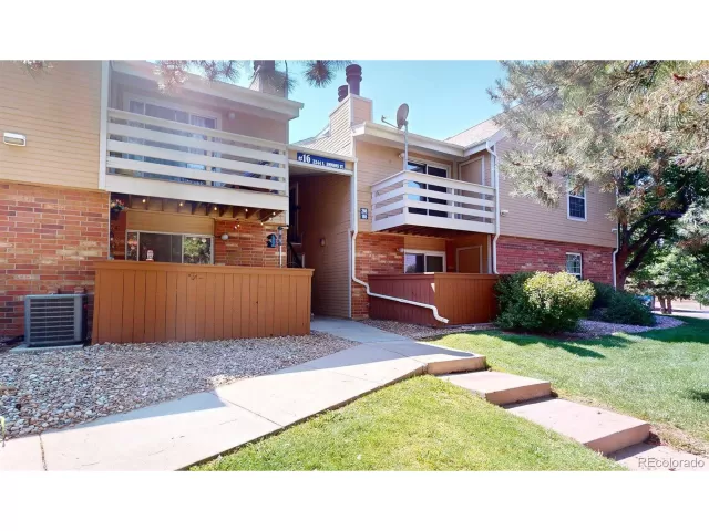 MLS: 4562669 Condo For Sale