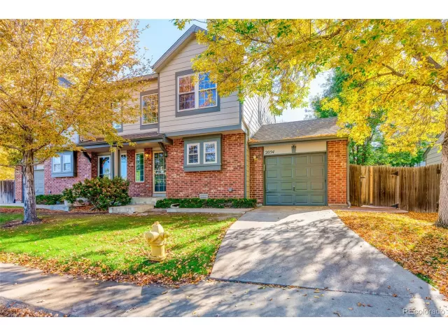 MLS: 4565431 Condo For Sale