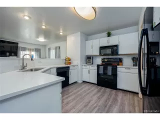 Photo #3: 4565431 Listing 