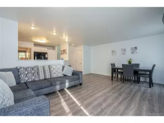 Photo #5: 4565431 Listing 