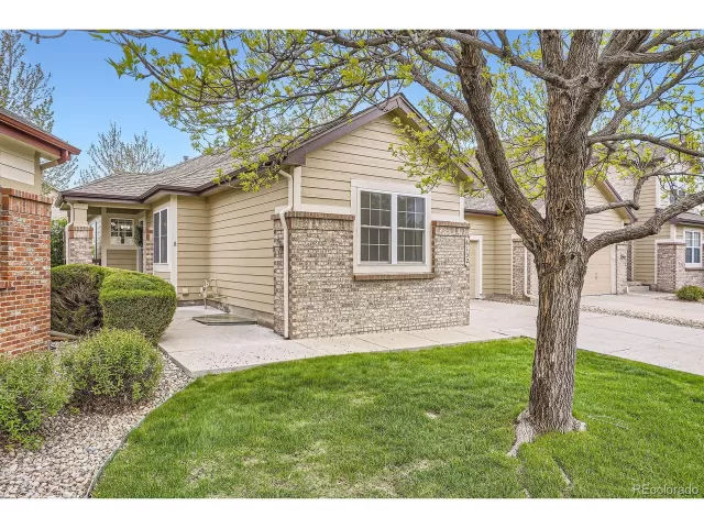 MLS: 4565523 Condo For Sale