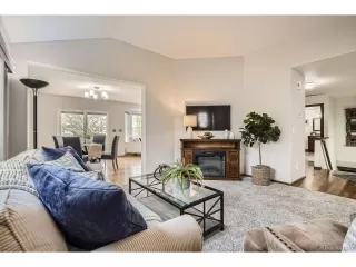 Photo #2: 4565523 Listing 