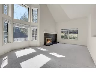 Photo #4: 4566237 Listing