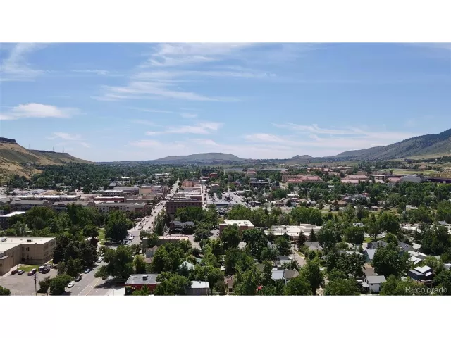 MLS: 4567863 Condo For Sale