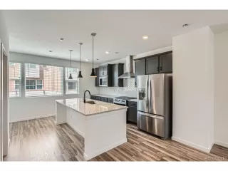 Photo #2: 4569161 Listing 