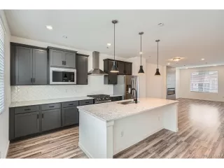 Photo #5: 4569161 Listing 