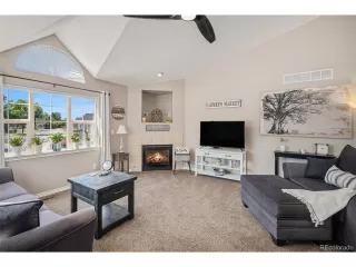 Photo #2: 4569240 Listing 