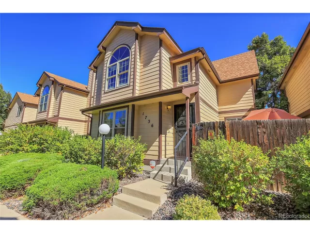 MLS: 4569407 Condo For Sale