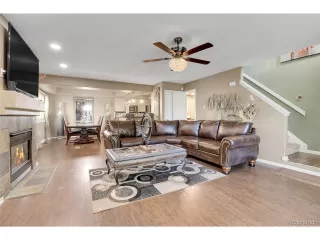 Photo #4: 4569407 Listing