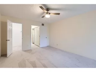 Photo #5: 4571452 Listing