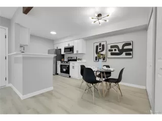 Photo #5: 4572972 Listing